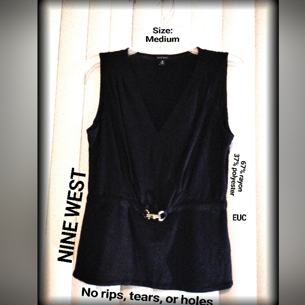 🦩NINE WEST black sleeveless v neck fitted top Medium zipper closure